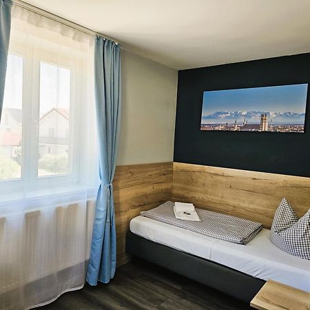 Novitel Pension Pliening - Muenchen Messe Exterior photo